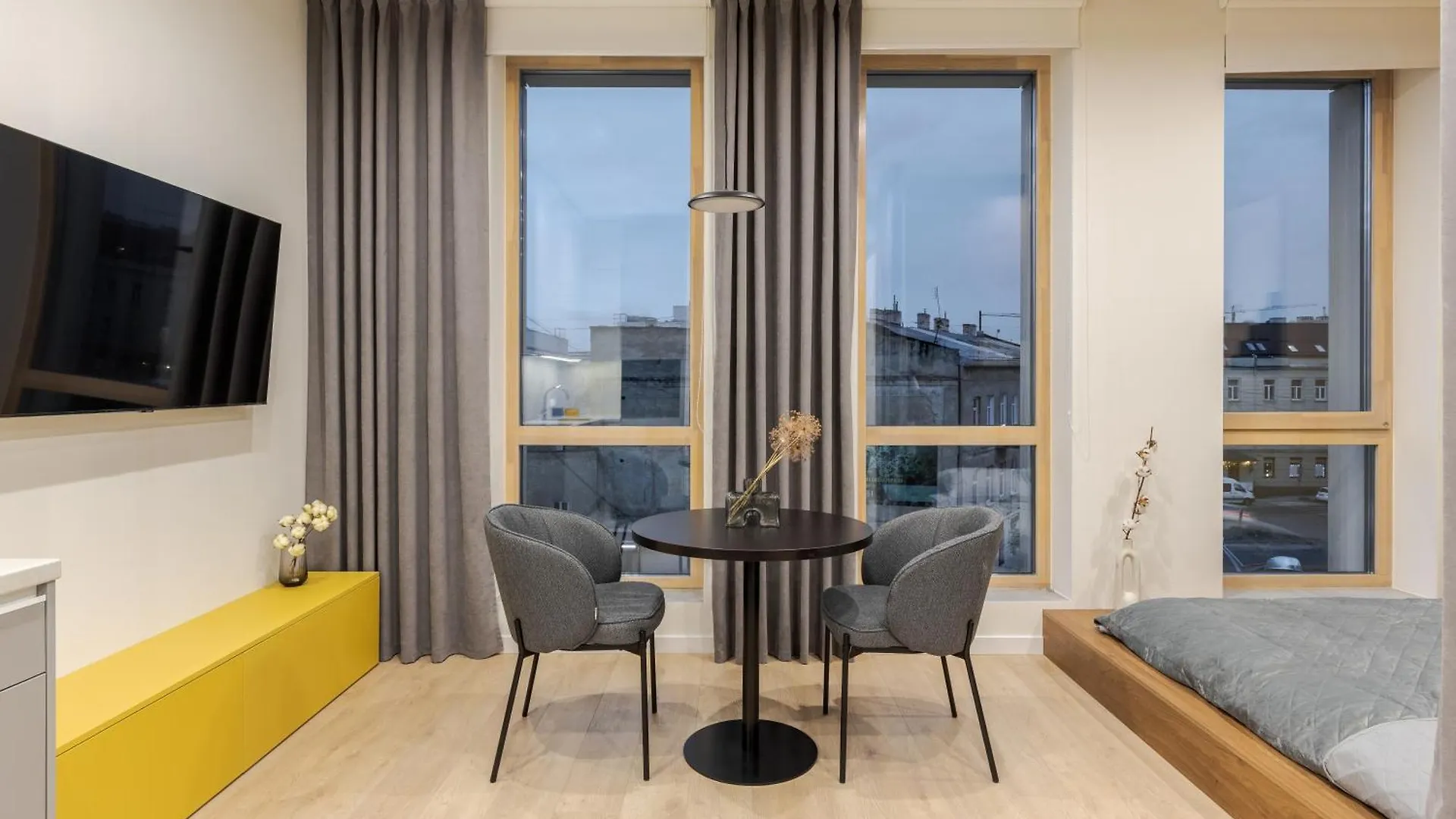 Smart Apartments Lviv 0*,