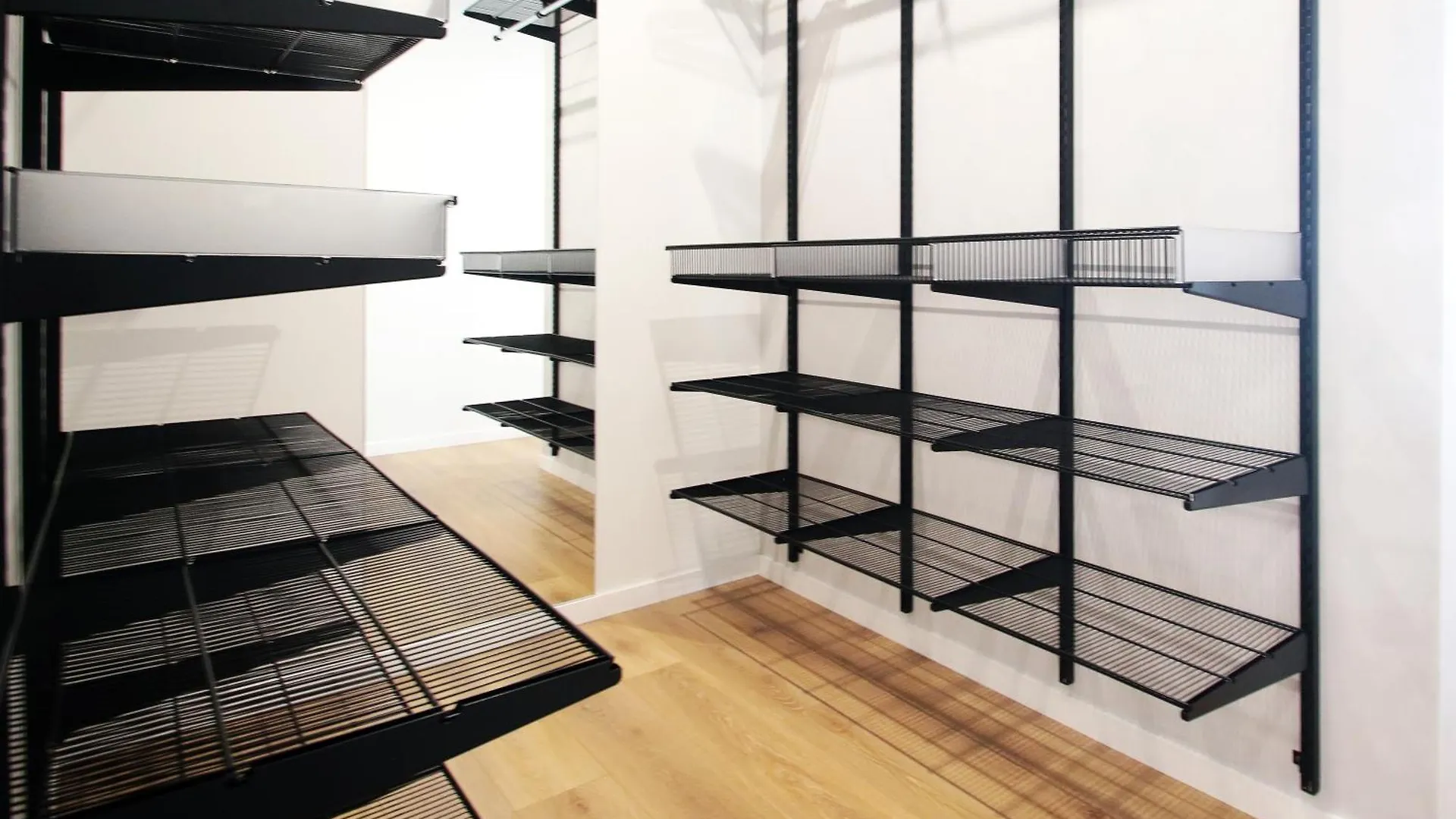 Smart Apartments リヴィウ 0*,